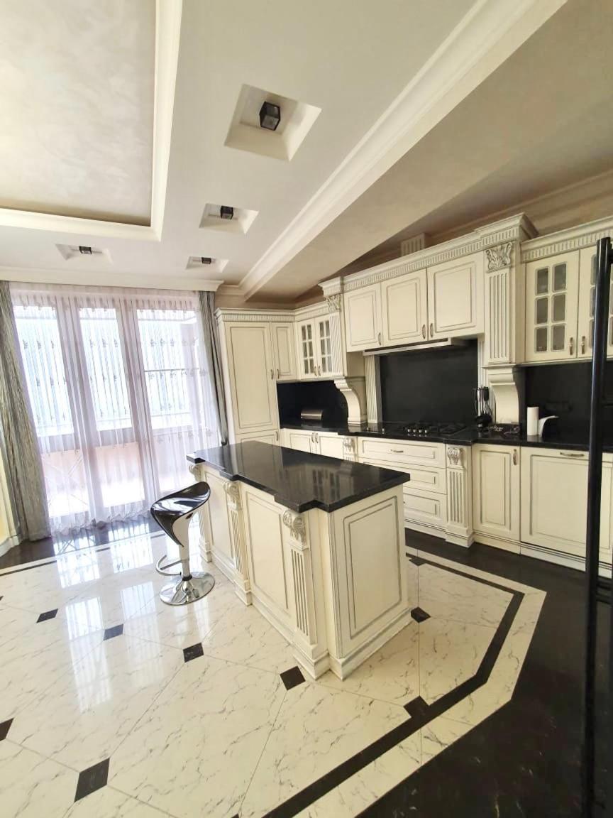 Роскошная Двухуровневая Квартира Luxurious Duplex Apartment Jerevan Exteriör bild