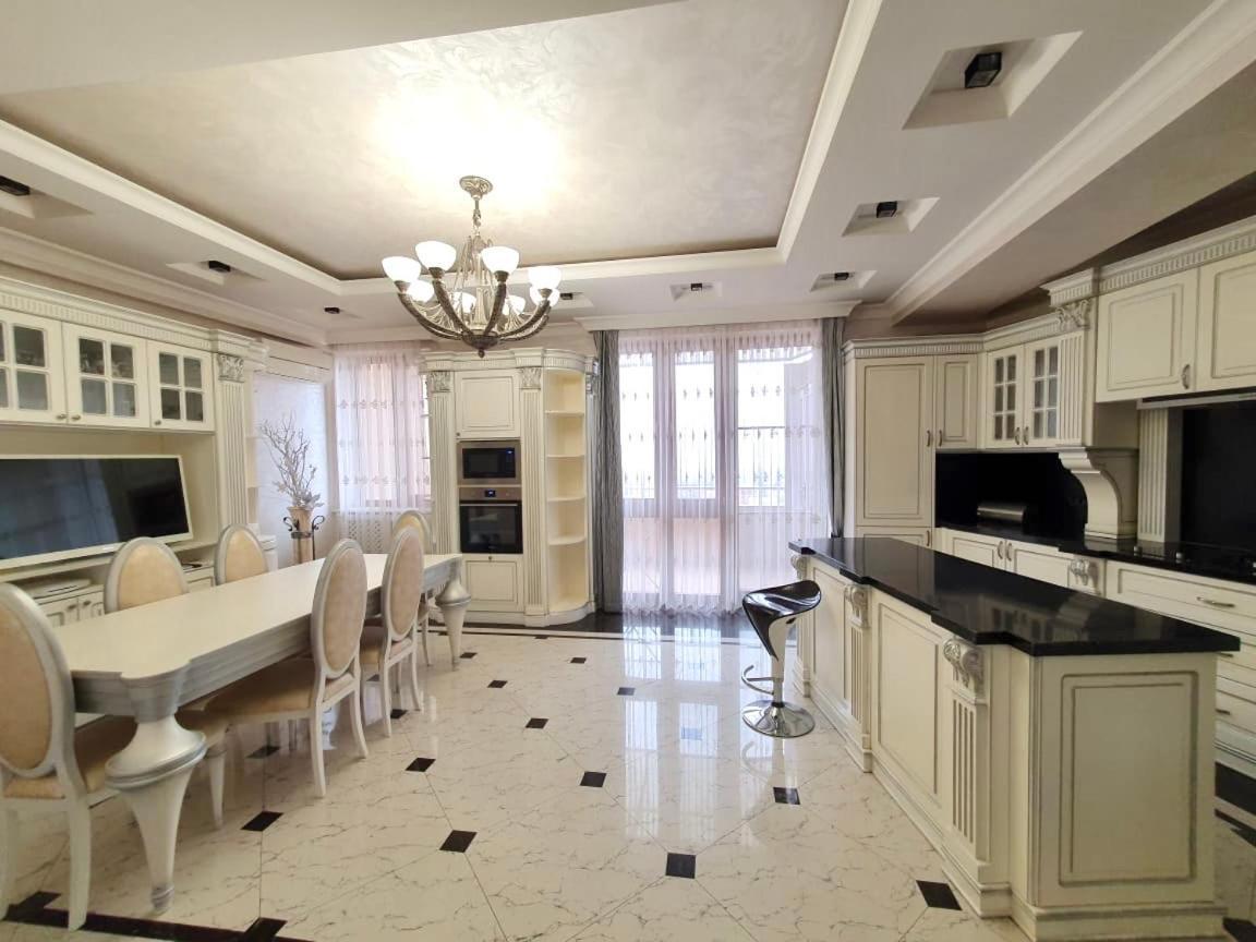 Роскошная Двухуровневая Квартира Luxurious Duplex Apartment Jerevan Exteriör bild